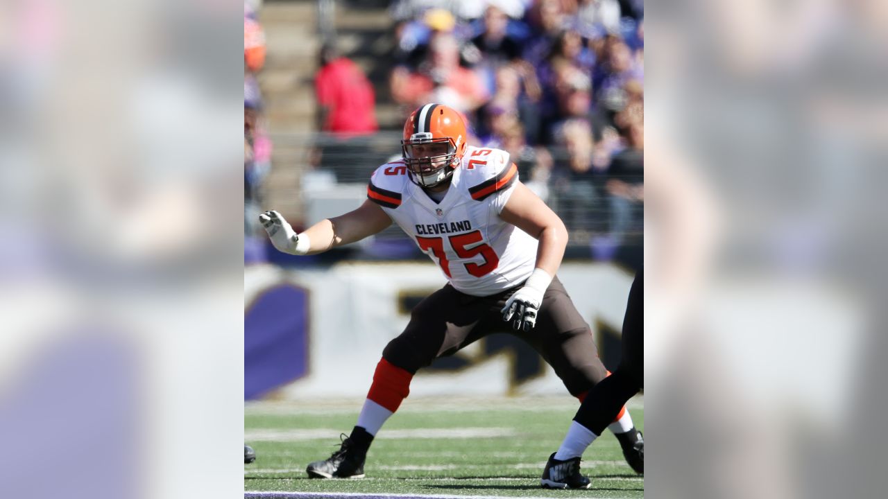 Tight end Gary Barnidge #82 of the Cleveland Browns catches a touchdown  pass while under pressure