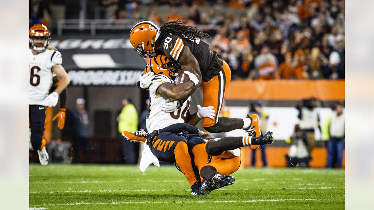 Cleveland Browns center Ethan Pocic (55) blocks against the New England  Patriots during an NFL football game in Cleveland, Sunday, Oct. 16, 2022,  (AP Photo/Rick Osentoski Stock Photo - Alamy