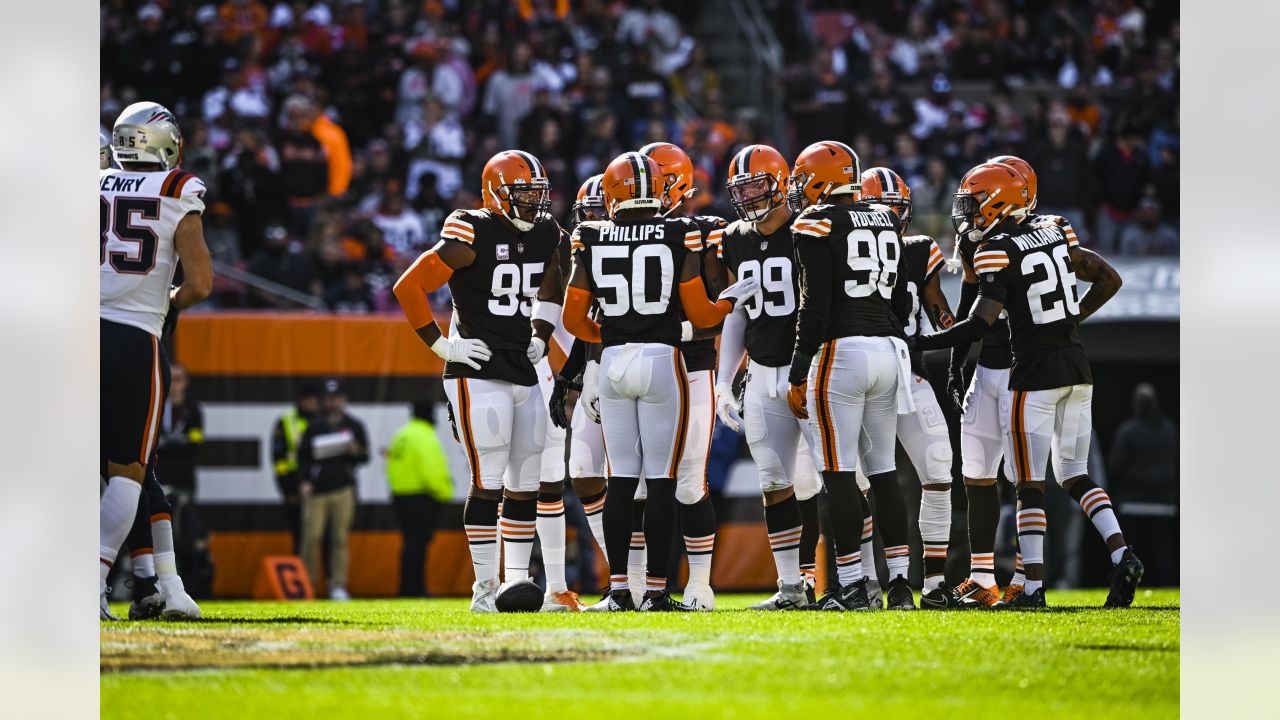 Photos: Week 6 - Patriots at Browns Game Action