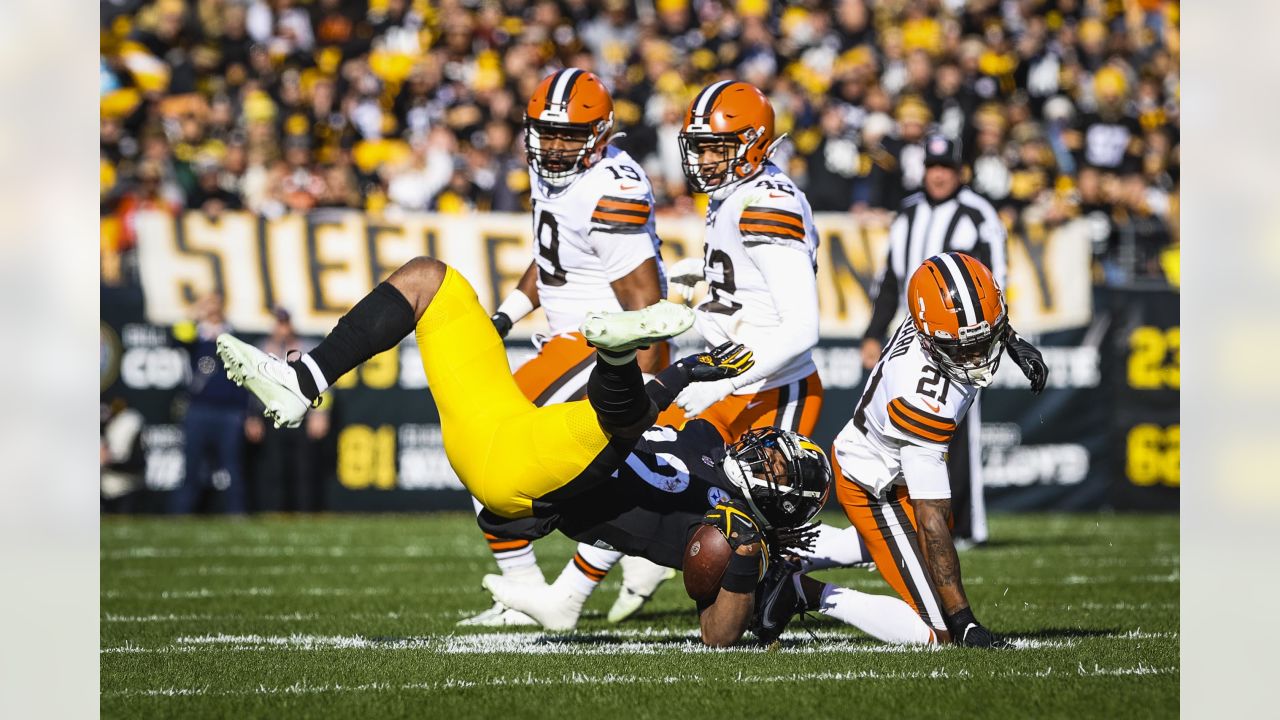 Photos: Week 18 - Browns at Steelers Game Action