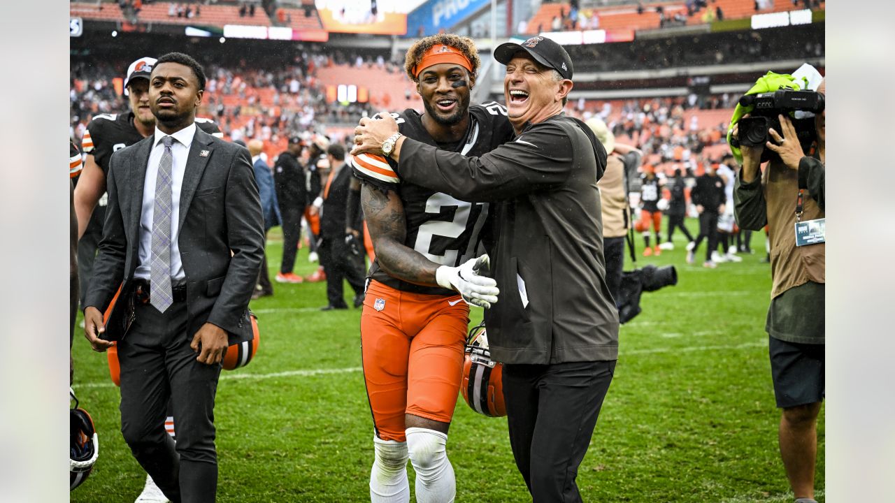 Chubb runs for 130, Browns hold off winless Lions 13-10 National News -  Bally Sports