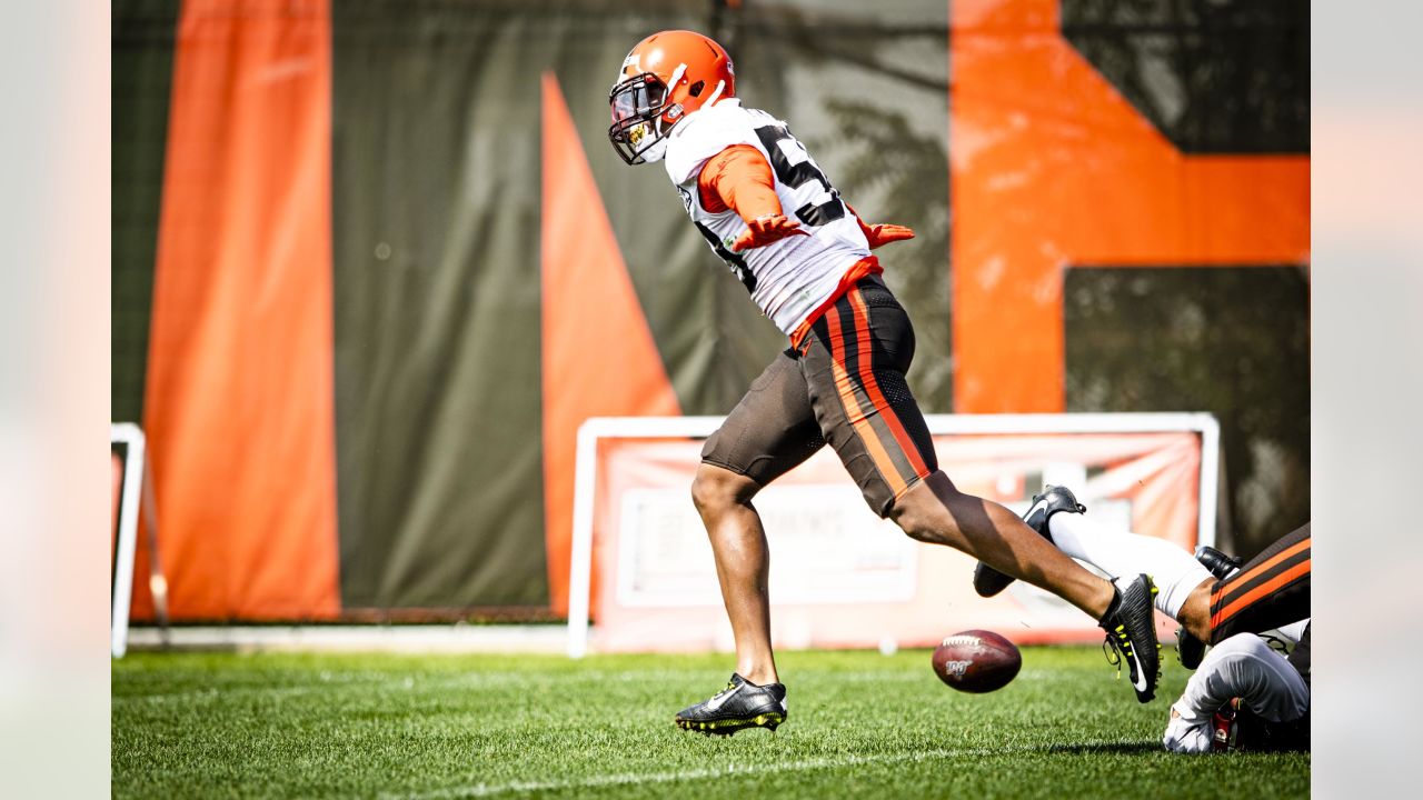 Cleveland Browns defensive coordinator Joe Woods calls a play during an NFL  football game against the Chicago Bears, Sunday, Sept. 26, 2021, in  Cleveland. (AP Photo/Kirk Irwin Stock Photo - Alamy