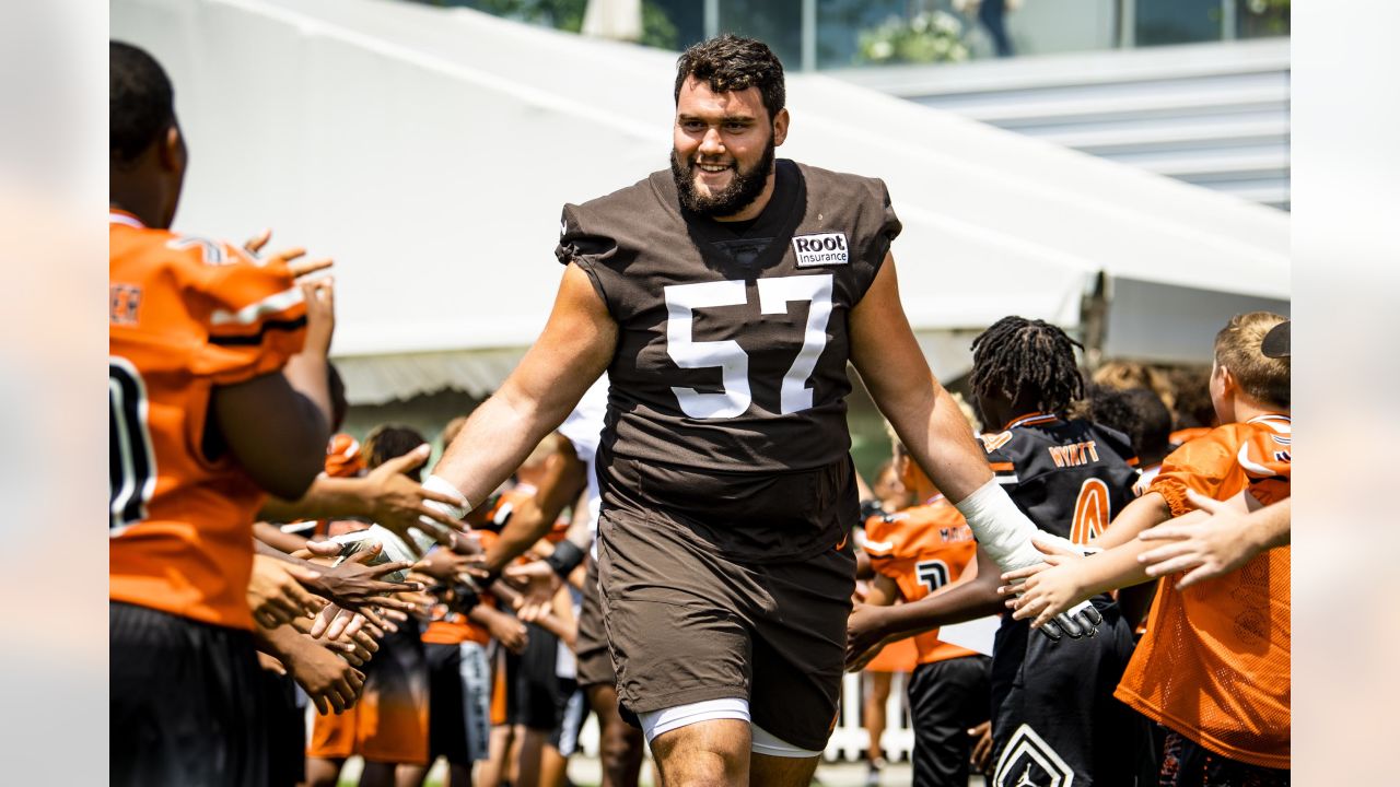 AP source: Browns' Phillips (biceps) could miss most of year