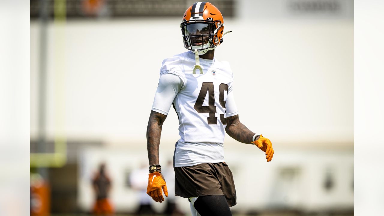 Cleveland Browns cornerback Chris Westry (49) breaks up a pass