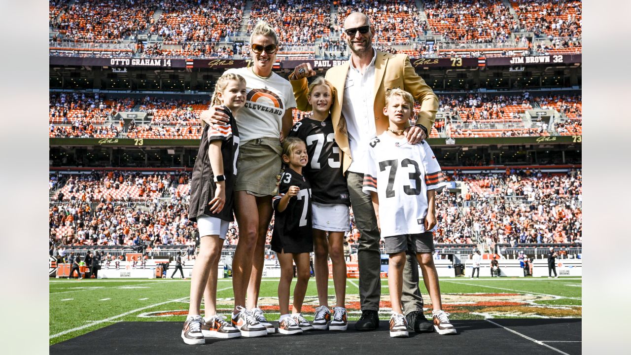 Joe Thomas receives Ring of Excellence during halftime of Ravens