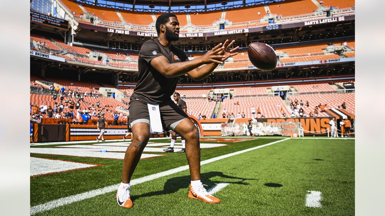 Unleash the Dawgs': Browns unveil new pregame entrance