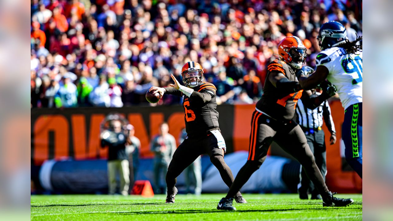 Cleveland Browns running back Dontrell Hilliard returns opening kick during  the first half of an NFL football game against the Seattle Seahawks,  Sunday, Oct. 13, 2019, in Cleveland. (AP Photo/Ron Schwane Stock