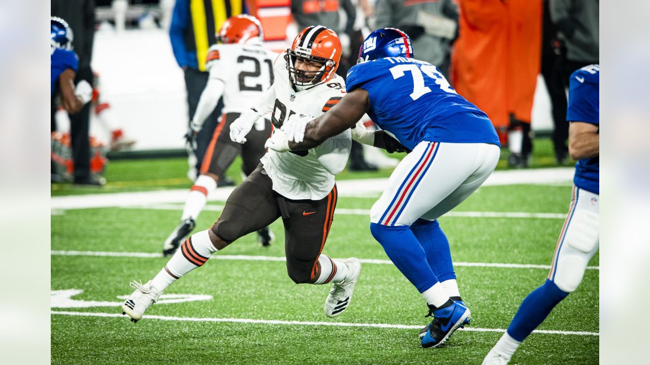 Myles Garrett Reacts To Olivier Vernon's 3-Sack Performance