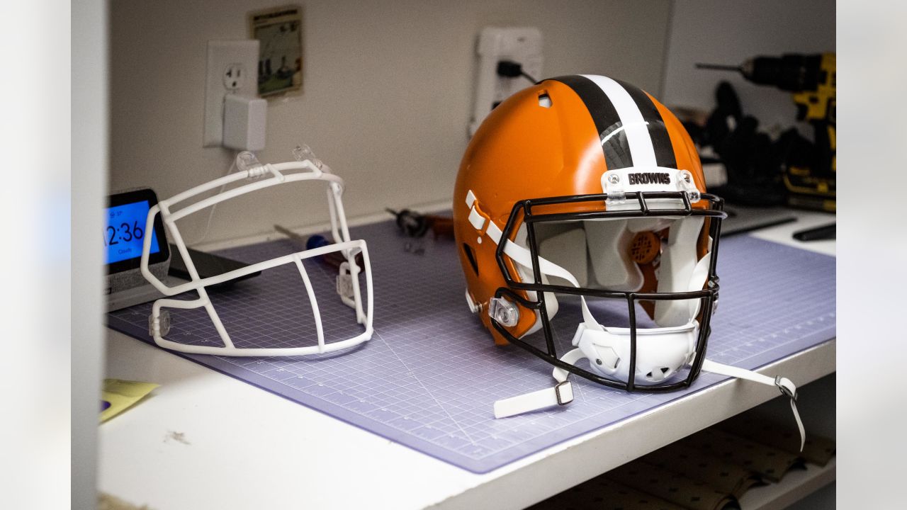 Browns show off their shiny white helmets for the first time