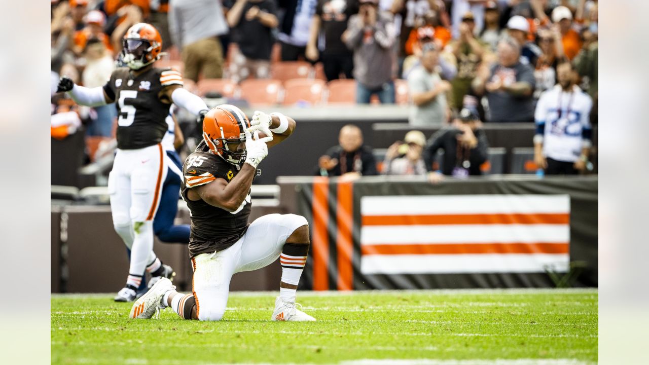 Ravens' Roquan Smith goes Savage Mode on mic, heats up Week 4 vs. Cleveland  Browns