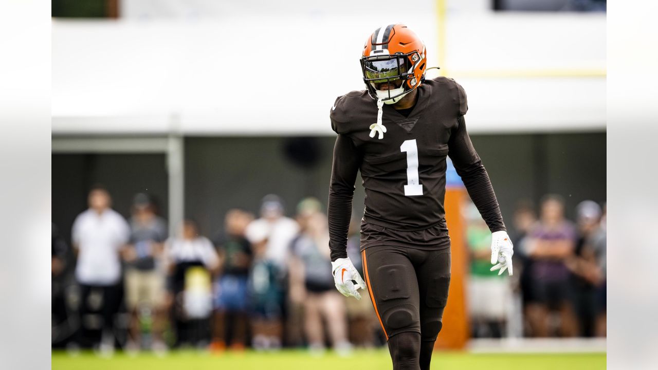 Shelby Harris Stops by the Set  Cleveland Browns Daily 