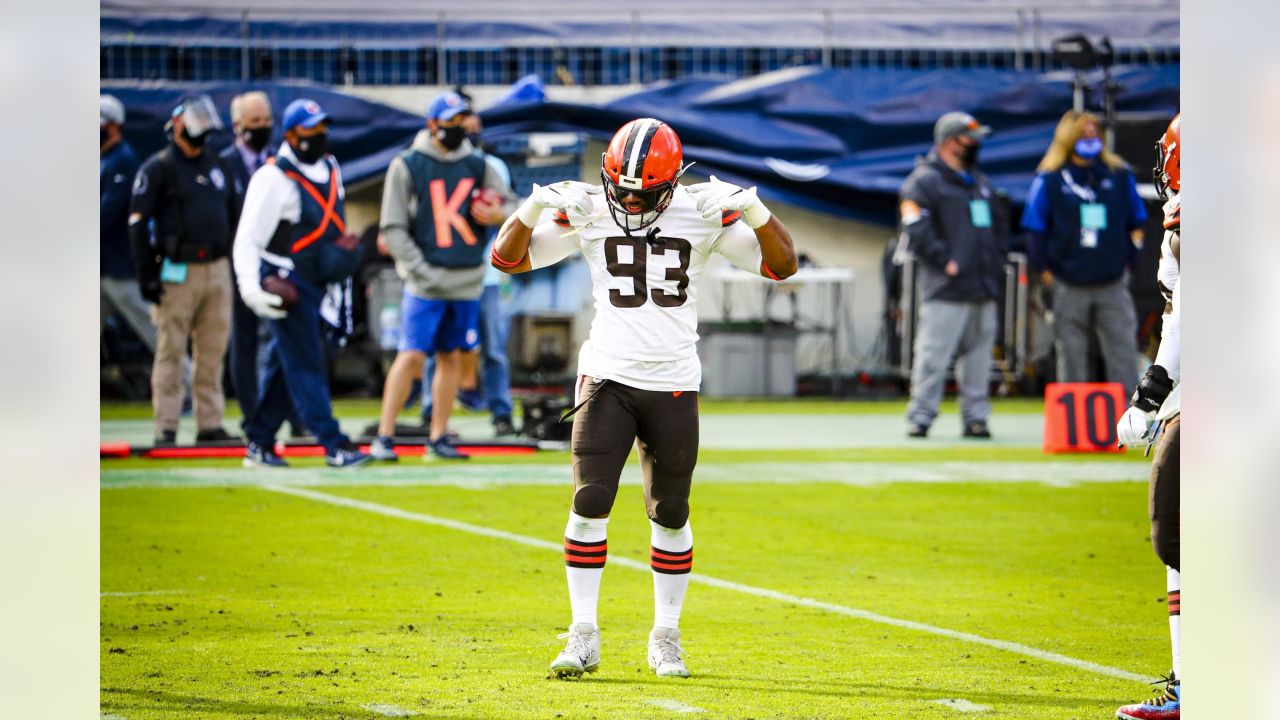 Browns storm Titans with first-half blitz, hang on to clinch first winning  season since 2007