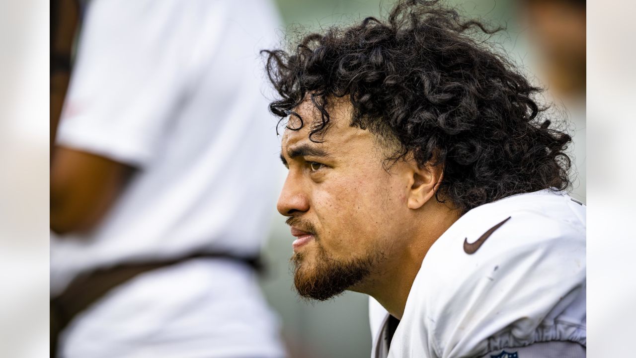 AP source: Browns re-signing LB Takitaki to 1-year contract - Sent-trib