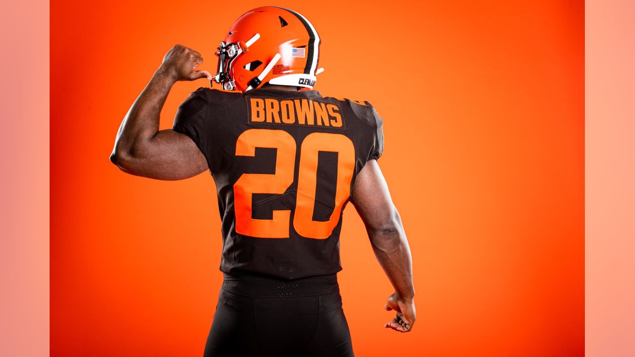 Browns pay homage to past, look ahead to future with new uniforms