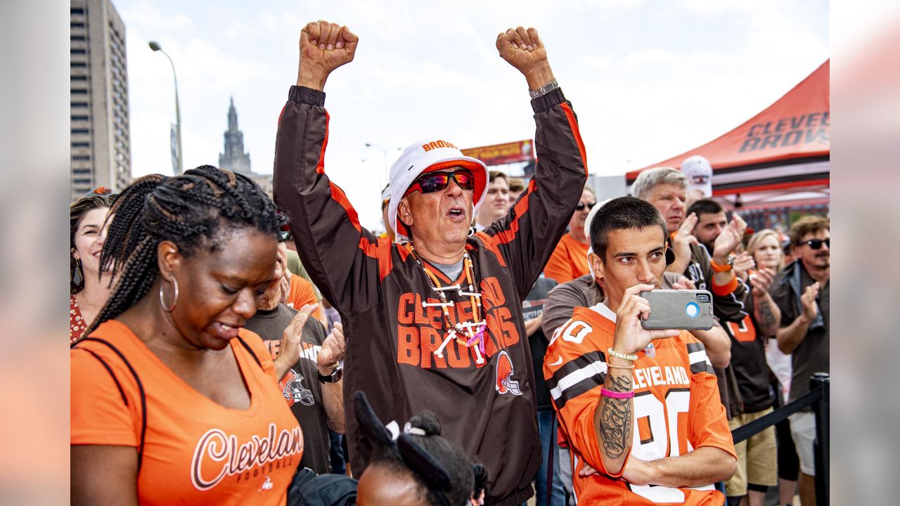 Browns to honor Otto Graham with statue at FirstEnergy Stadium