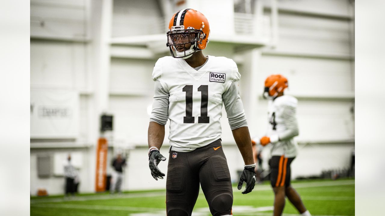 Browns RG Teller likely out against Ravens with calf injury