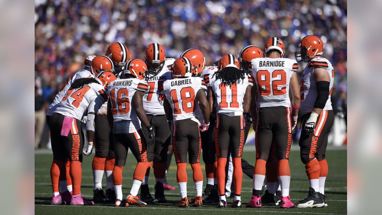 Tight end Gary Barnidge #82 of the Cleveland Browns catches a touchdown  pass while under pressure