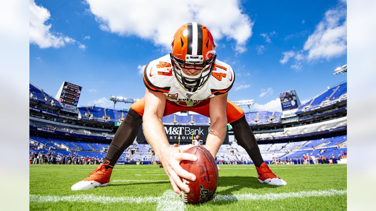 Browns sign Charley Hughlett to 6-year extension, make him highest