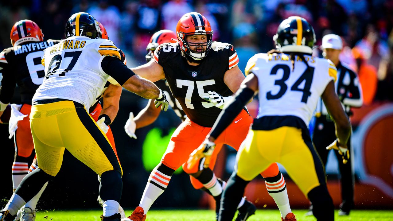 Shocking brawl mars Cleveland Browns' tense win over Pittsburgh Steelers, NFL