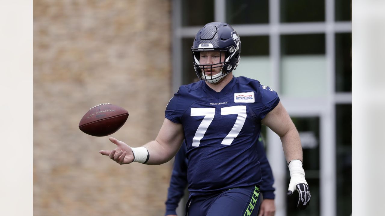 Seahawks expected to retain center Ethan Pocic - The Columbian