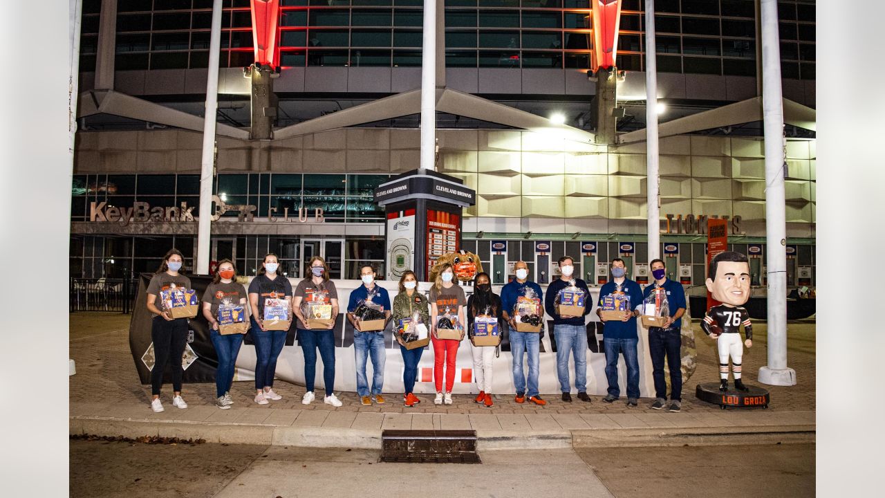 The Ohio National Guard: Cleveland Browns 'salute' military service  members, veterans