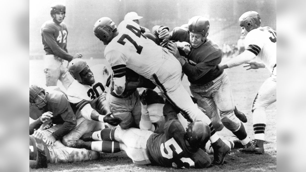 Browns' stars Graham, Motley dueled Loudonville hoops team in 1948