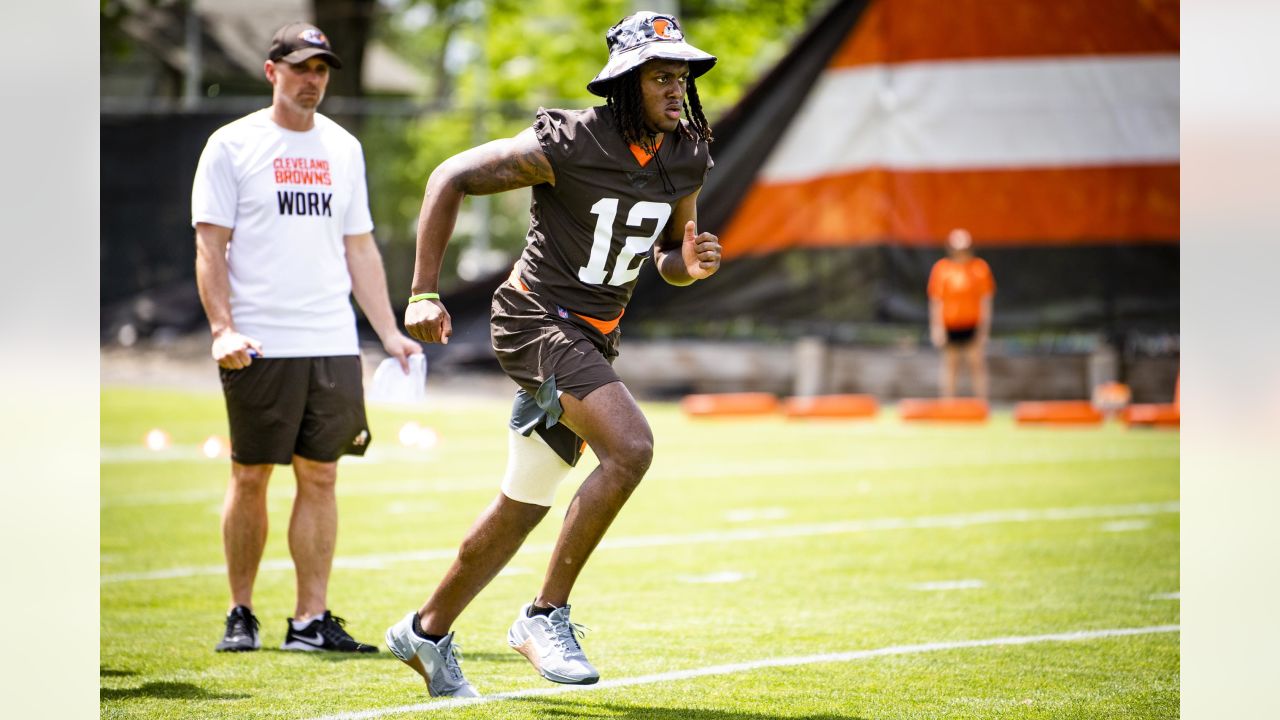 Why the Browns value Martin Emerson Jr.'s length at cornerback