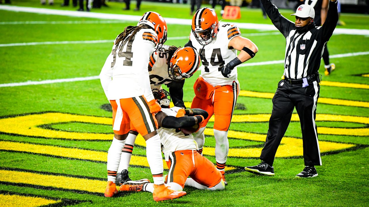 Photos: Wild Card Round - Browns at Steelers Game Action