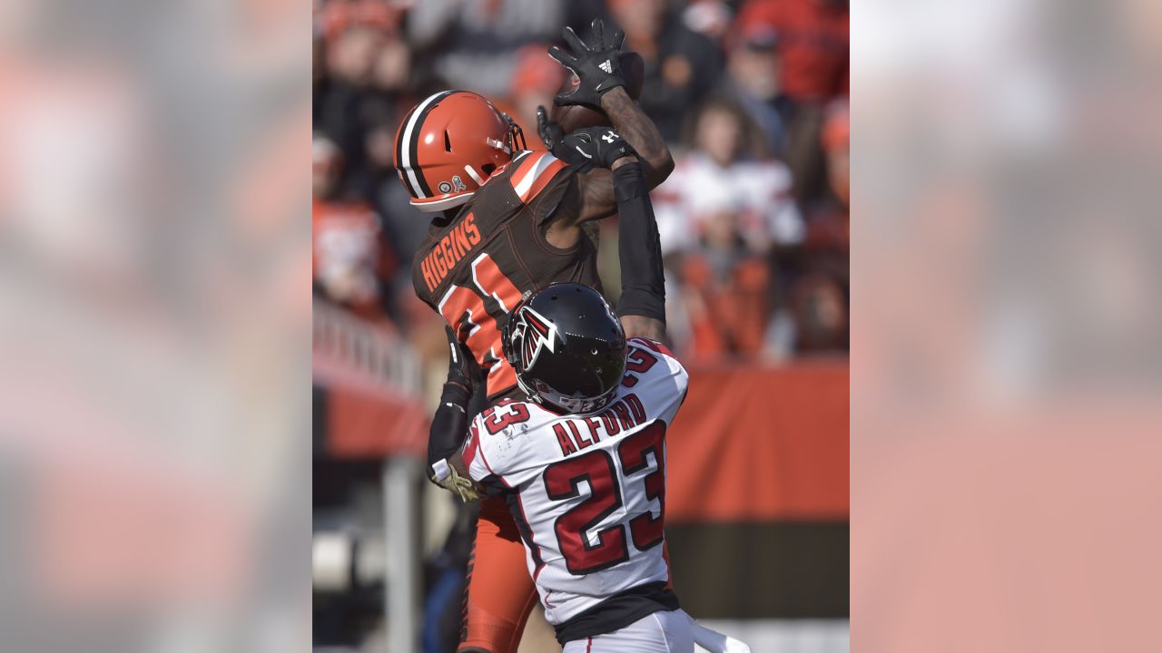 Alford's late pickoff saves Falcons' 23-20 win over Browns - The San Diego  Union-Tribune