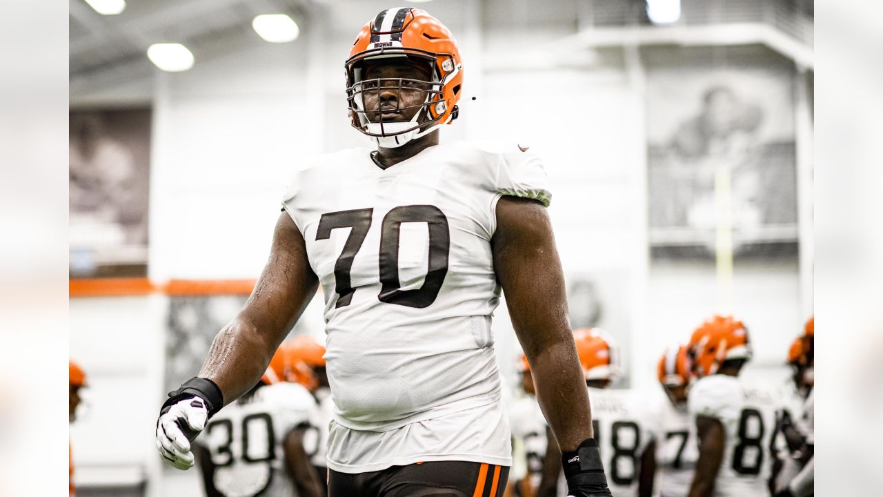 Browns give Malik McDowell a second chance after years of legal woes