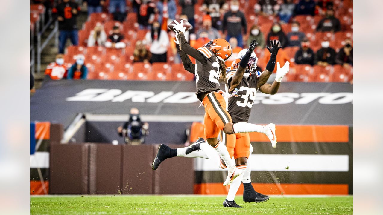 CLEVELAND, OH - OCTOBER 11: Cleveland Browns Safety Sheldrick