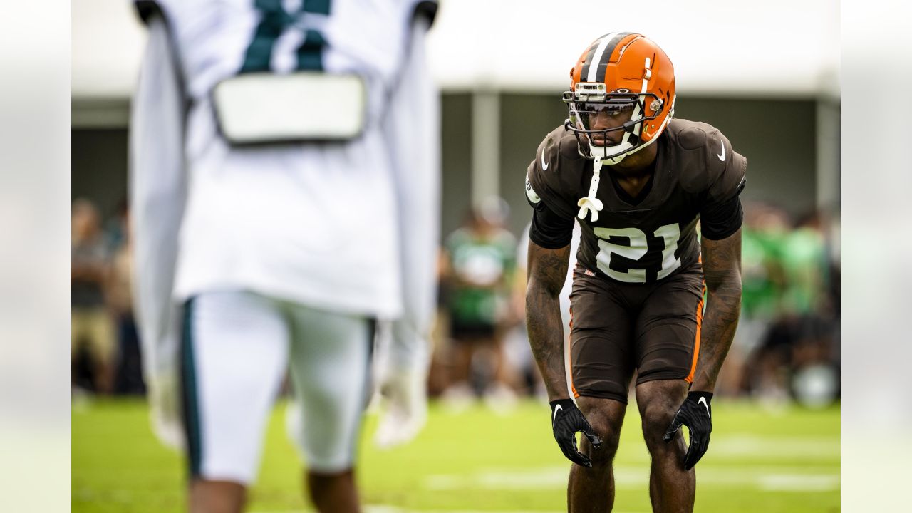 Philadelphia Eagles linebacker Patrick Johnson (48) looks to run past  Cleveland Browns tight end Zaire Mitchell-Paden (81) during an NFL  preseason football game, Sunday, Aug. 21, 2022, in Cleveland. (AP  Photo/Kirk Irwin