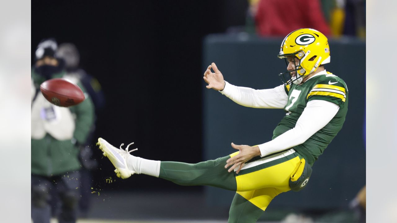 Browns sign former Packers punter Bojorquez to 2-year deal