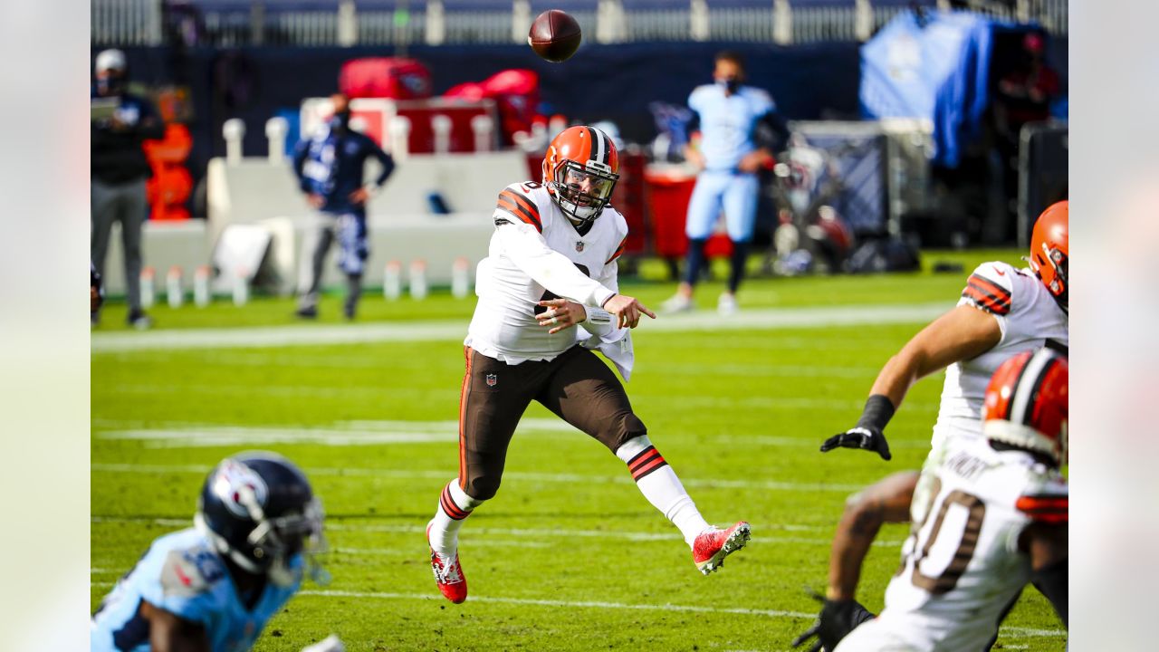 Browns vs. Titans Final Score: Cleveland's historic first-half leads to 41-35  victory over Titans - Dawgs By Nature