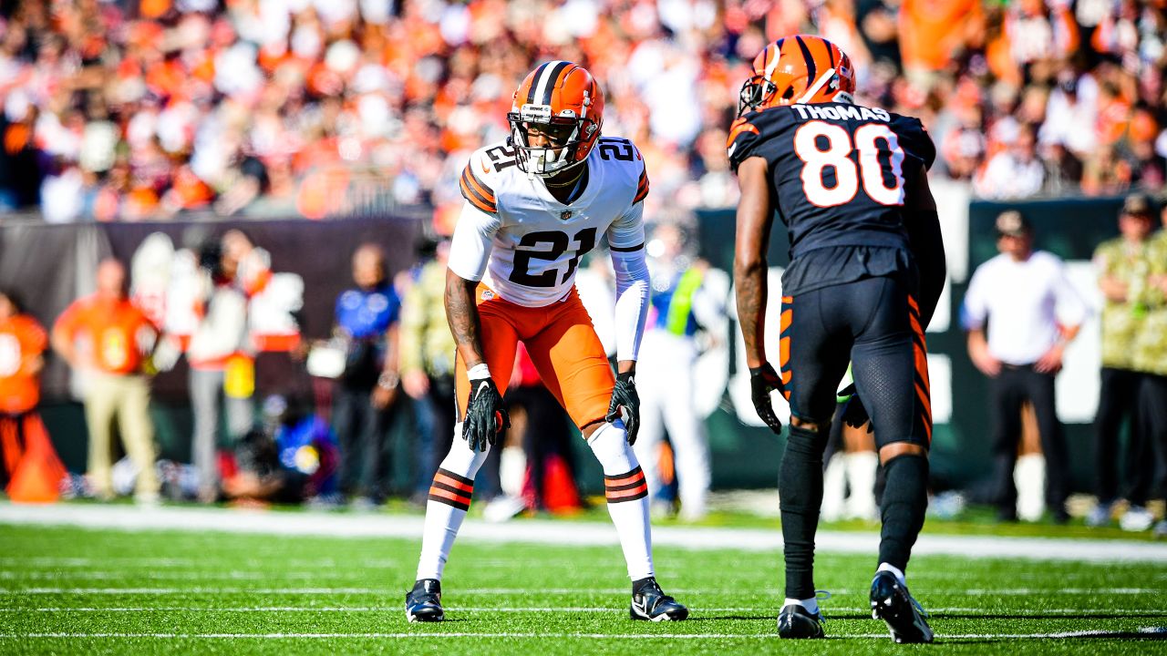 Browns treat their fans to a 32-13 Halloween night Thriller over the  Bengals to improve to 3-5 and snap their 4-game skid 