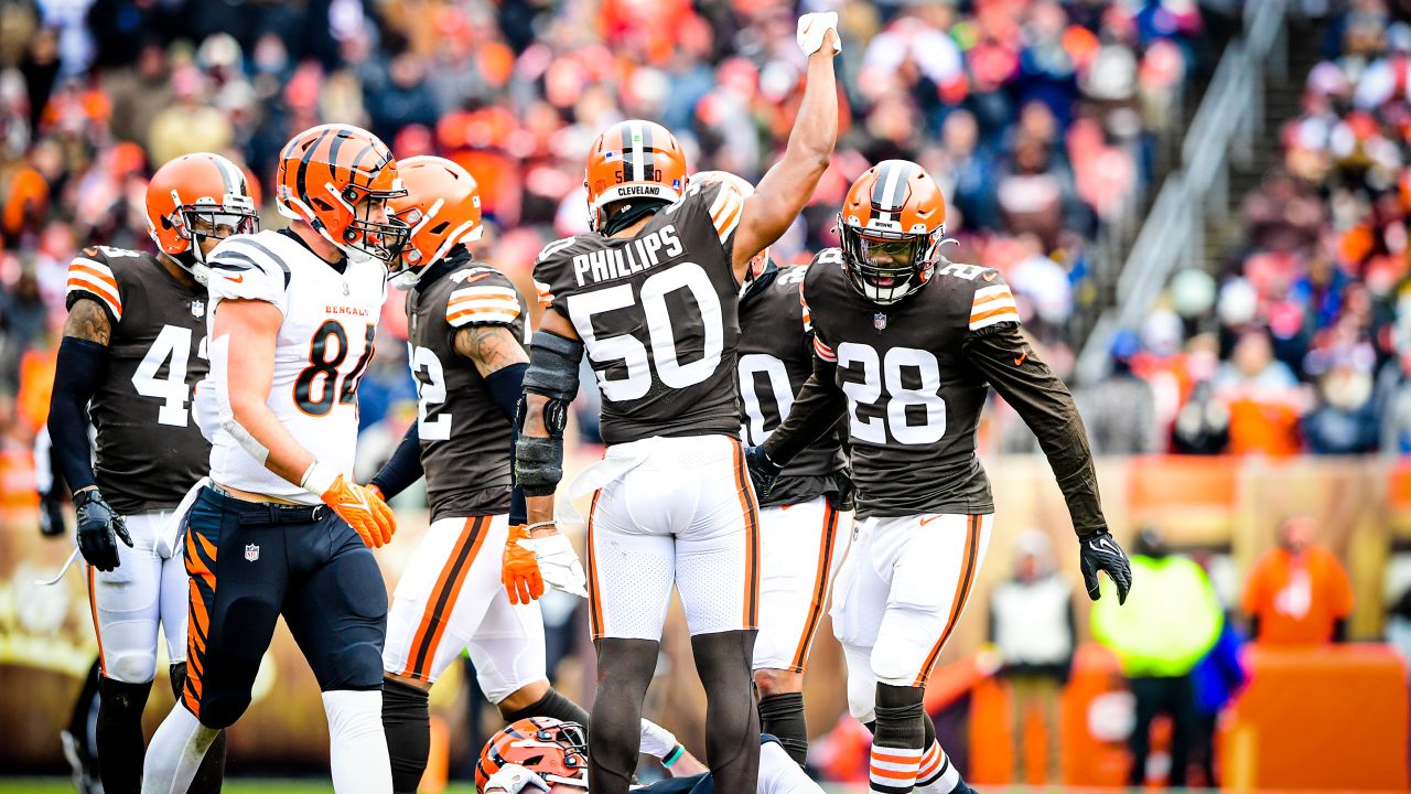 Browns down Bengals to close 2021 season with a win