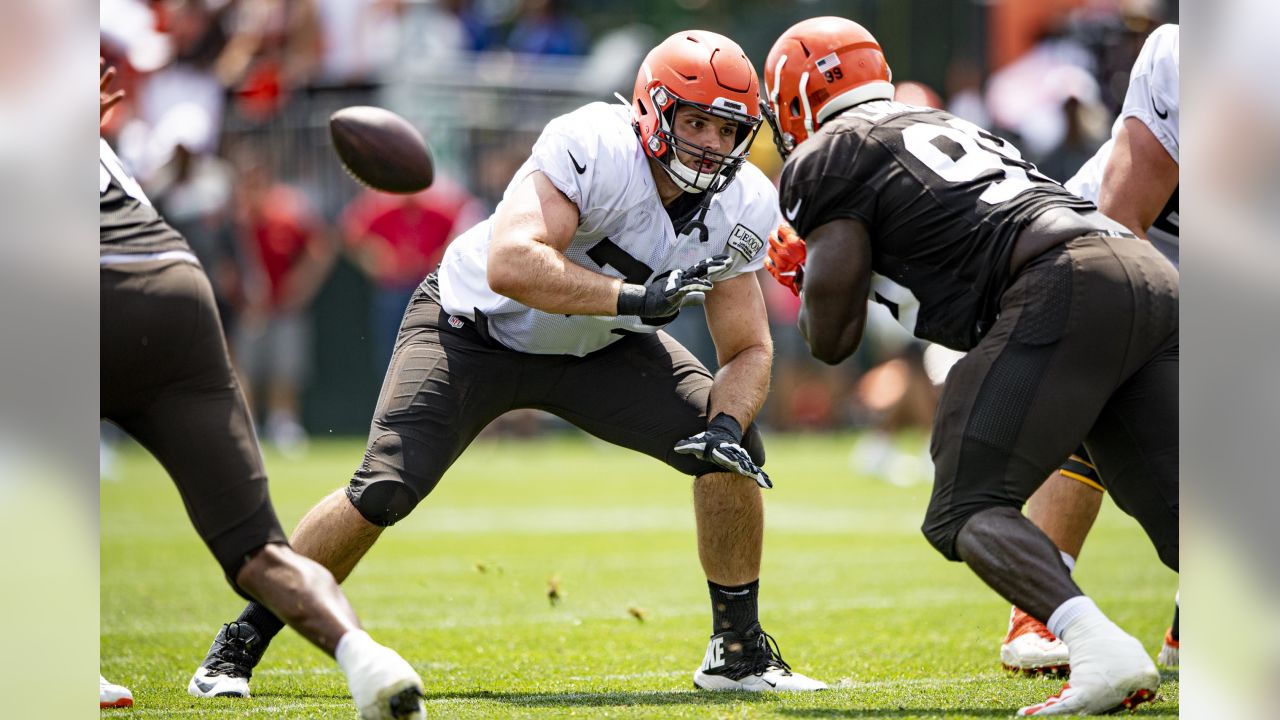 Brian Sipe sporting rare orange pants for Browns