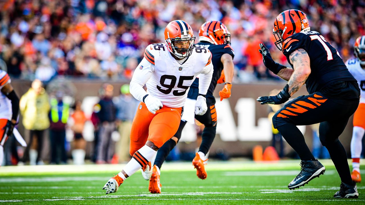 Browns blitz Bengals in season opener