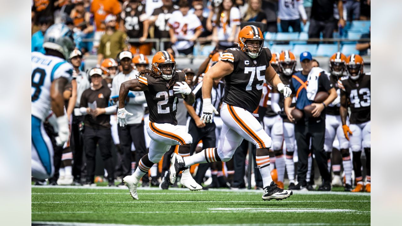 X 上的Cleveland Browns：「WR1 arrived on the scene in a big way Sunday 10  targets, 9 receptions, first TD as a Brown  / X