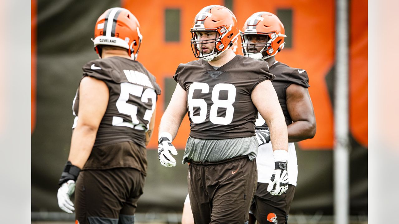 Looking at the 2021 Cleveland Browns offensive line