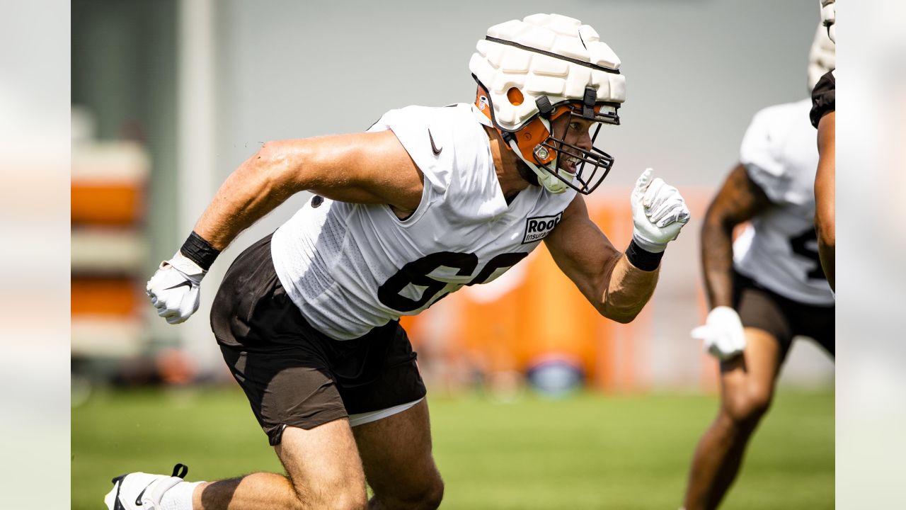 Browns LB Jacob Phillips, back to full strength and bulked up, eager for  opportunity 