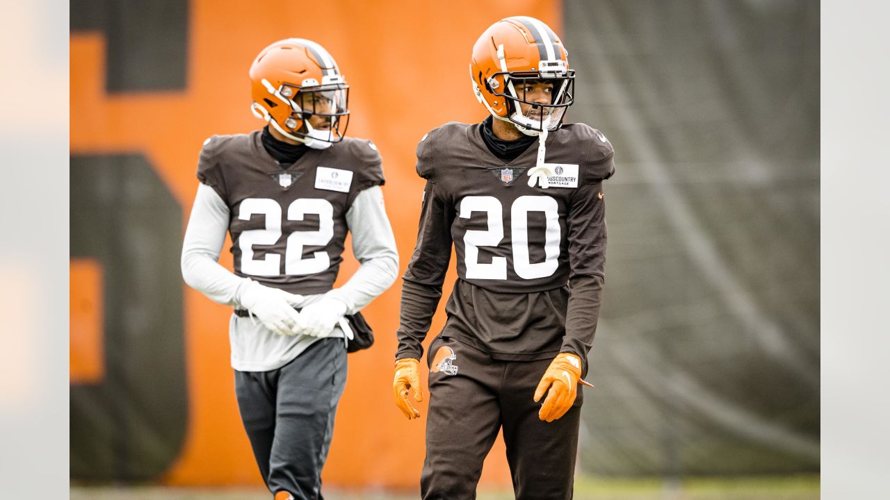 Anthony Schwartz hasn't lived up to expectations to begin his career with  the Cleveland Browns, but he's still got a chance to turn it around even if  it's not a great one. 