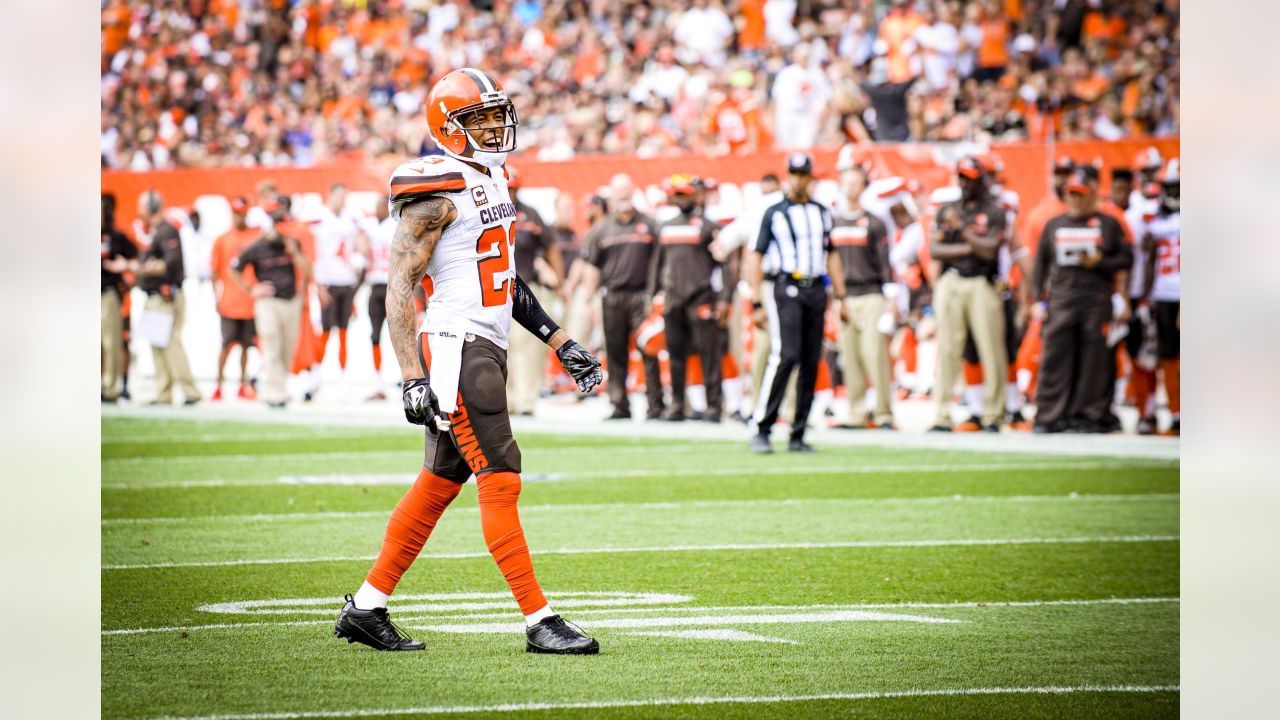 Cleveland Browns - Congrats, Joe Haden! One of the greatest CBs in our  franchise's history is signing a 1-day contract to officially announce his  retirement from football. Thank you for all you've