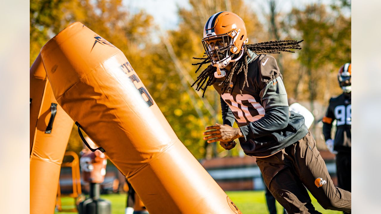 Jadeveon Clowney contract: Browns sign pass rusher to one-year deal -  Sports Illustrated