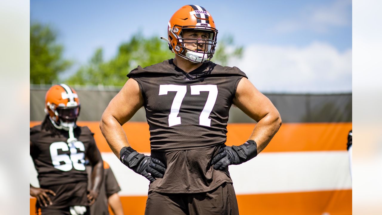 Cleveland Browns guard Wyatt Teller (77) looks to make a block during an  NFL football game against the Cincinnati Bengals, Sunday, Jan. 9, 2022, in  Cleveland. (AP Photo/Kirk Irwin Stock Photo - Alamy