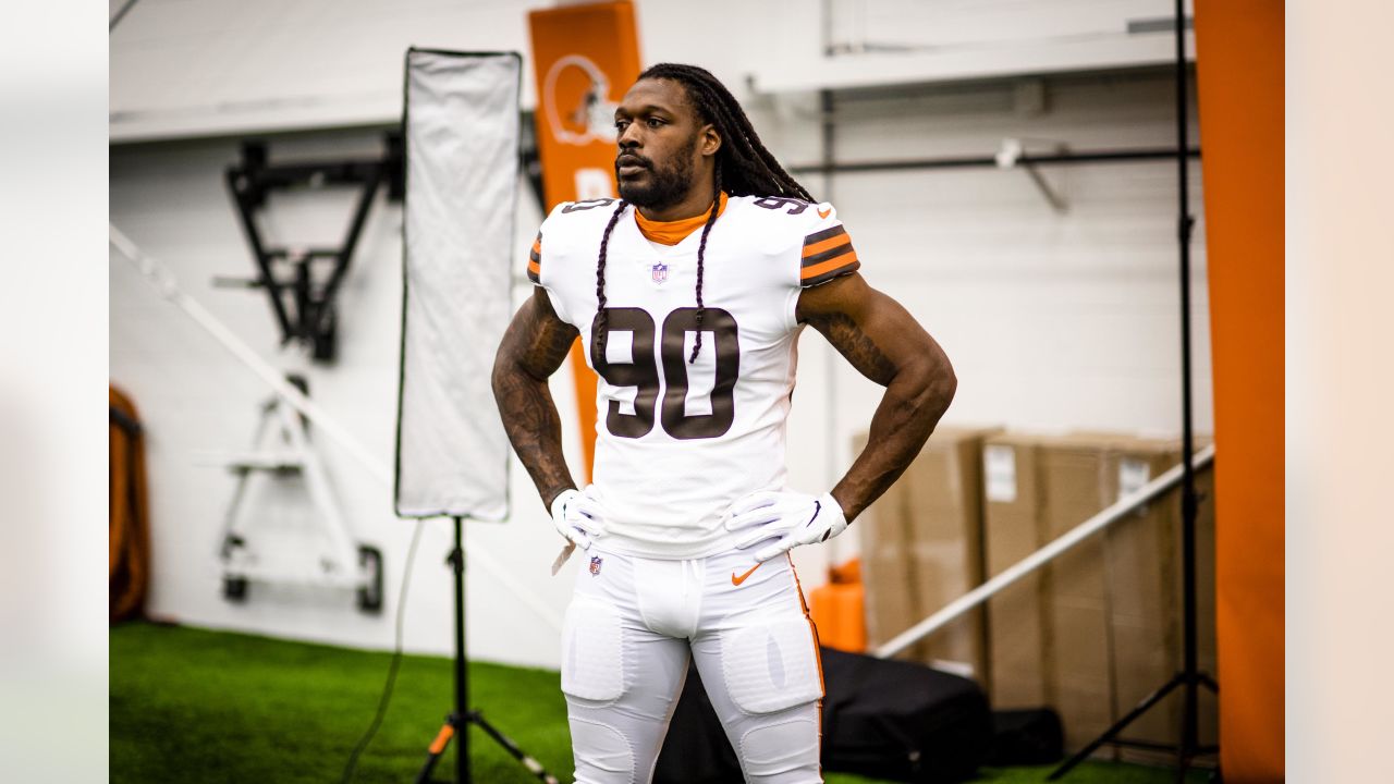 Cleveland Browns' Jadeveon Clowney eager to face 'unathletic' guards