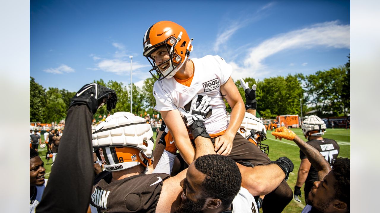 Cleveland Browns - Surprise your Dad with seats to a #Browns home game! Get  those Father's Day tickets today »