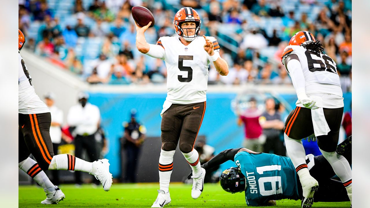 Jeremiah Owusu-Koramoah speaking with the media following the preseason win  in Jacksonville, Our rookies showcased their talents in Jacksonville and  JOK exemplifies the work they put in each day. #Browns