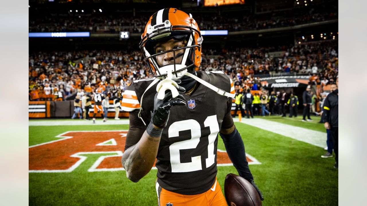 Cleveland Browns cornerback Denzel Ward, 2022-2023 season 