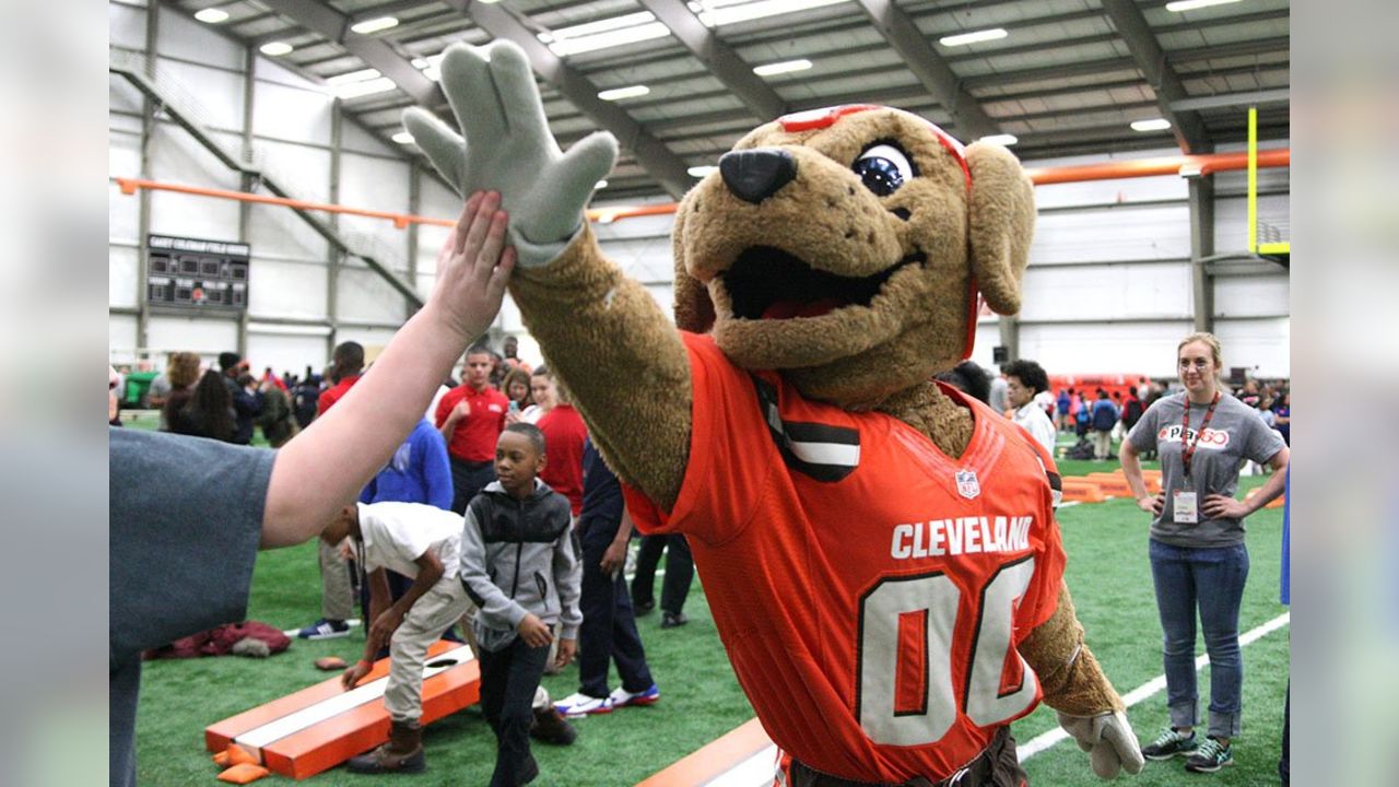 7' NFL Inflatable Cleveland Browns CHOMPS Mascot